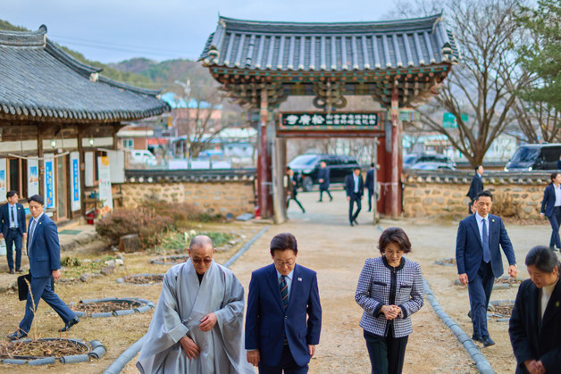 완주 송광사 찾은 이재명 대통령