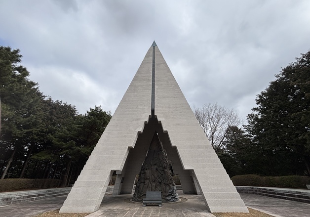주말 부산 3.1운동독립기념탑, 차분한 가운데 참배객 맞을 준비