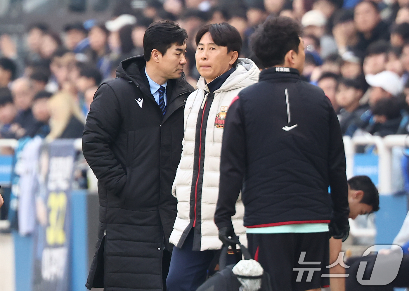 (인천=뉴스1) 김민지 기자 = 28일 오후 인천시 중구 인천축구전용경기장에서 열린 하나은행 K리그1 2026 공식 개막전 인천 유나이티드와 FC서울의 경기에서 인천 유나이티드 윤 …