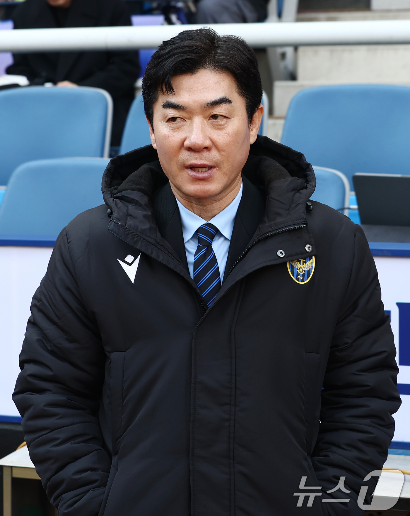 (인천=뉴스1) 김민지 기자 = 28일 오후 인천시 중구 인천축구전용경기장에서 열린 하나은행 K리그1 2026 공식 개막전 인천 유나이티드와 FC서울의 경기에서 인천 유나이티드 윤 …