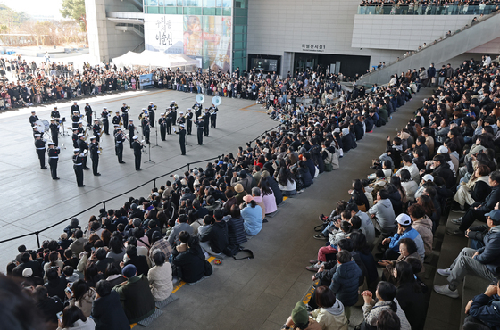 전시장 밖으로 나온 '우리들의 이순신'