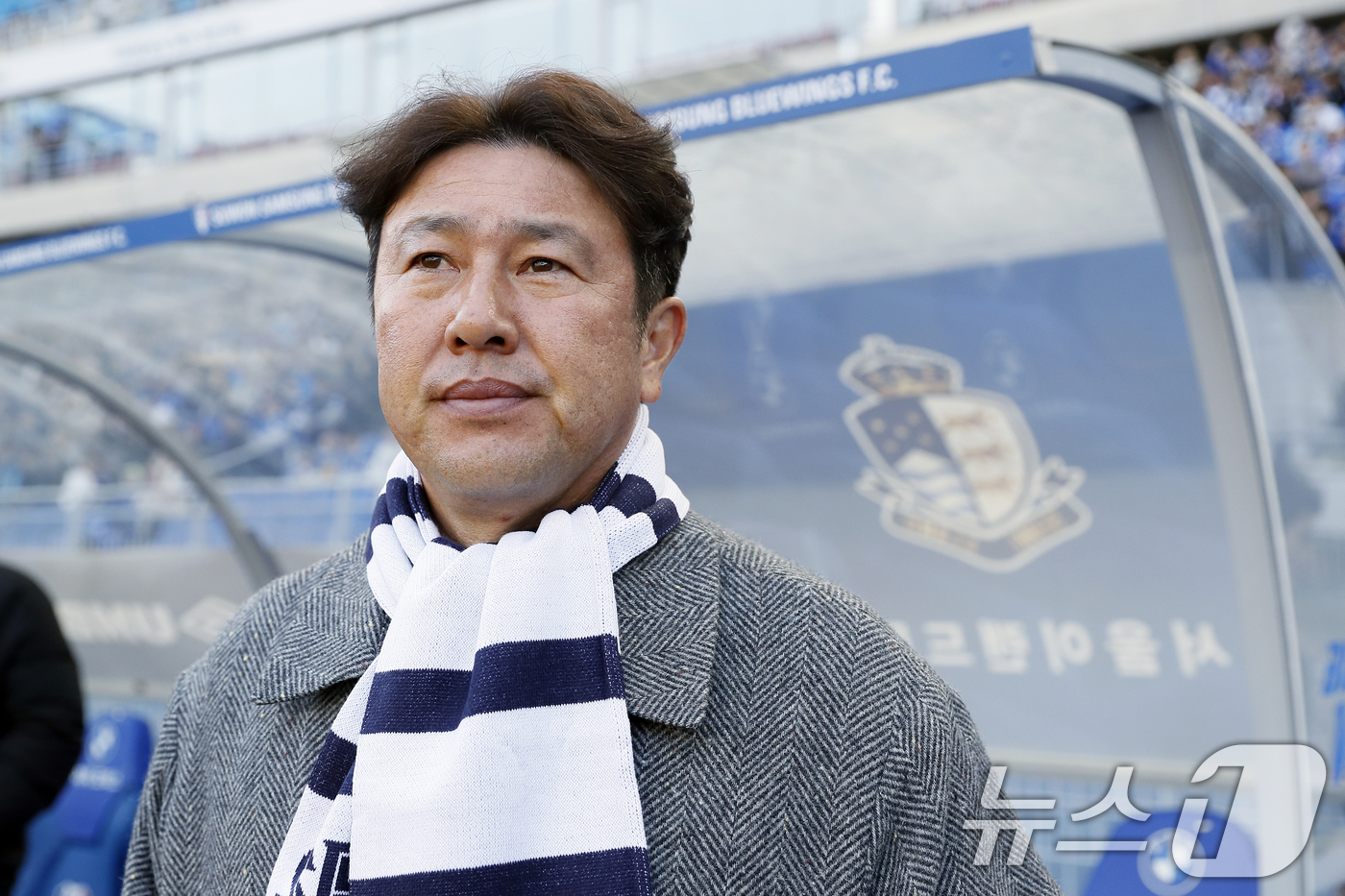 (수원=뉴스1) 박정호 기자 = 김도균 서울이랜드 감독이 28일 오후 경기도 수원시 팔달구 월드컵로 수원월드컵경기장에서 열린 하나은행 K리그2 2026 1라운드 수원삼성과 서울이랜 …