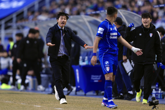 수원, 개막전부터 '이정효 효과' 톡톡…공수 균형·투지 활활