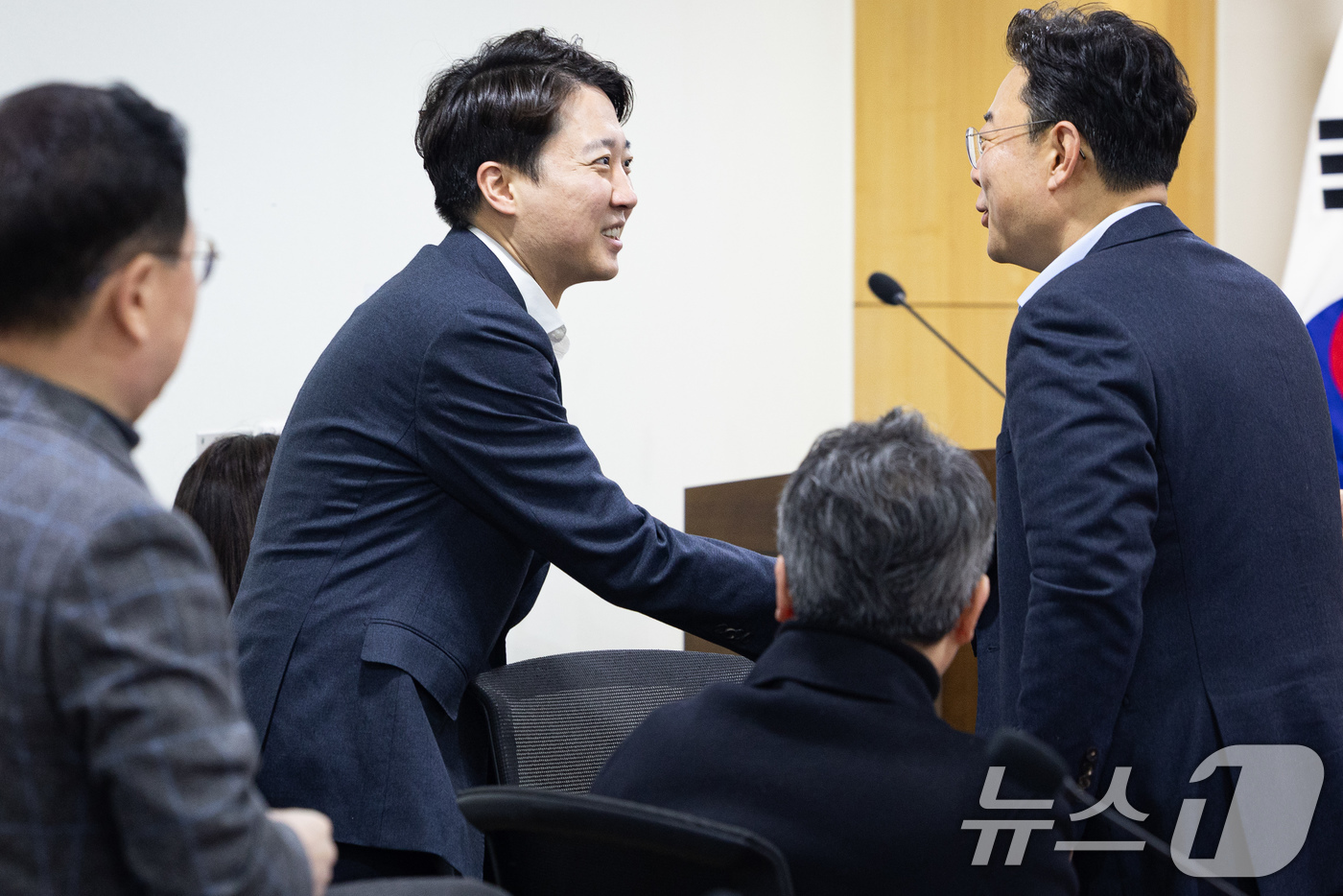 (서울=뉴스1) 유승관 기자 = 이준석 개혁신당 대표가 3일 서울 여의도 국회 의원회관에서 열린 국민의힘 대안과미래 주최 '위기의 한국 보수에 대한 진단과 해법!' 토론회에서 참석 …