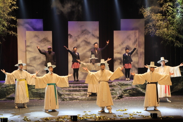 '빨간 마후라' 유치곤 장군, 창작 뮤지컬로 재조명