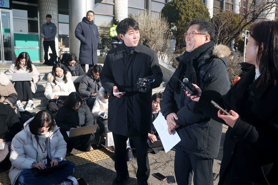 위안부법폐지국민행동 김병헌 대표, 경찰 조사 출석