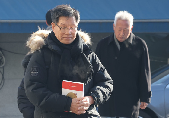 경찰 조사 출석하는 김병헌 위안부법폐지국민행동 대표