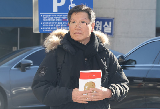 '위안부 모욕' 단체 대표 소환조사…"소녀상, 사기꾼 선전 도구"(종합)