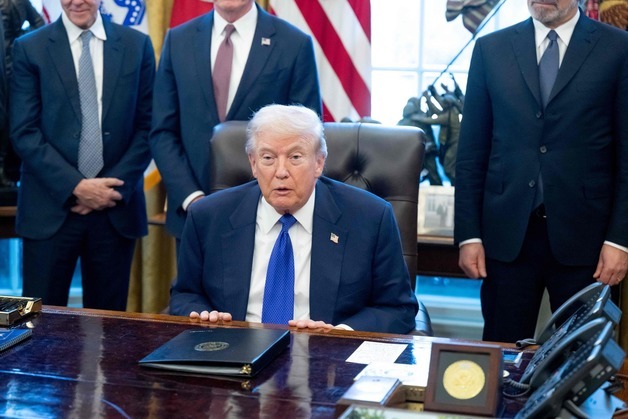 트럼프, 하버드대에 1조4500억 손배 요구…"매우 부적절한 행동"