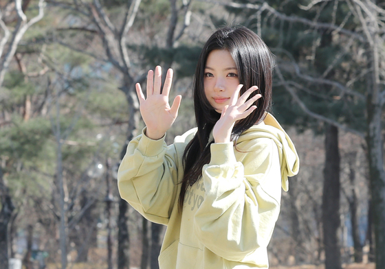 키키 키야, 빛나는 손 인사