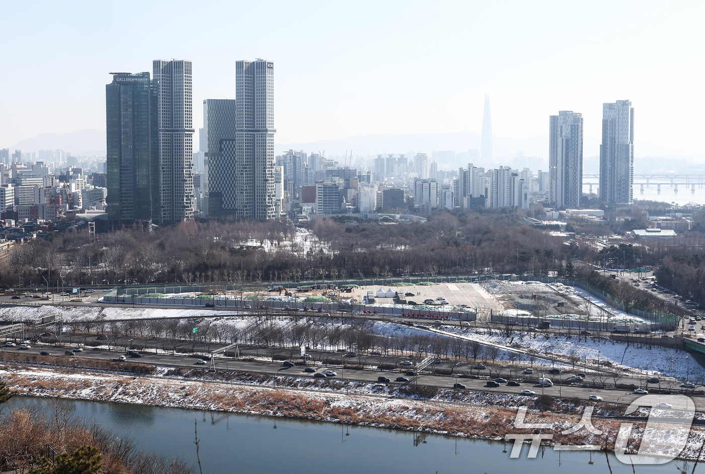 (서울=뉴스1) 김민지 기자 = 옛 삼표레미콘 부지가 본격적인 개발에 착수한다.서울시는 성수동1가 683번지 '서울숲 일대 지구단위계획구역 및 삼표레미콘 특별계획구역 세부개발계획' …