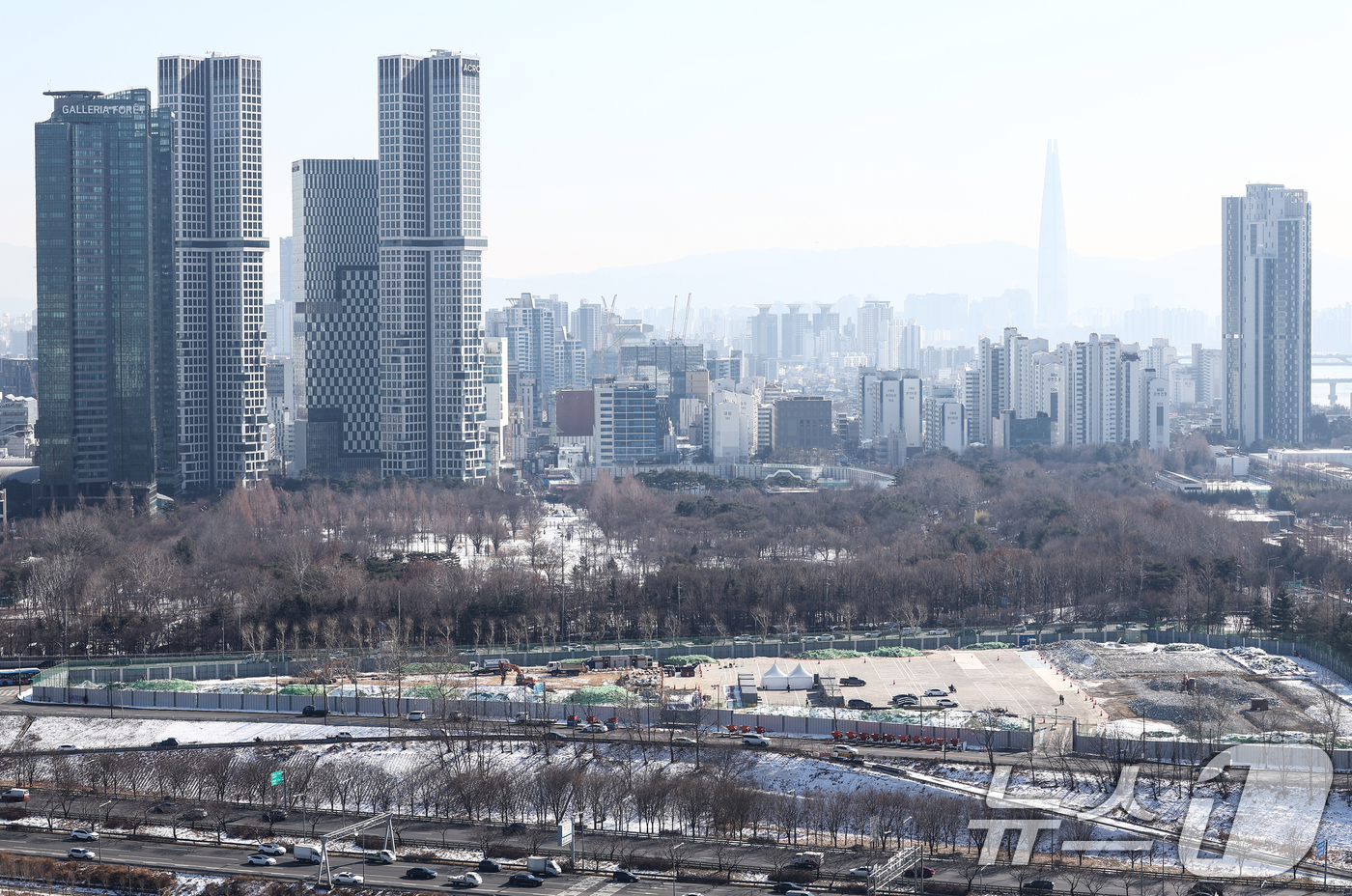 (서울=뉴스1) 김민지 기자 = 옛 삼표레미콘 부지가 본격적인 개발에 착수한다.서울시는 성수동1가 683번지 '서울숲 일대 지구단위계획구역 및 삼표레미콘 특별계획구역 세부개발계획' …