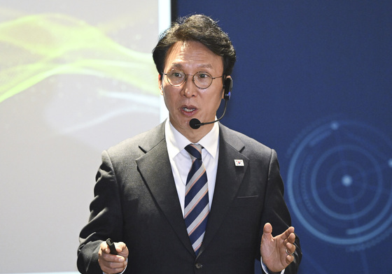 김 총리 "정부군기반장 자임"…'4+4 플랜' 국정통할·소통 강화