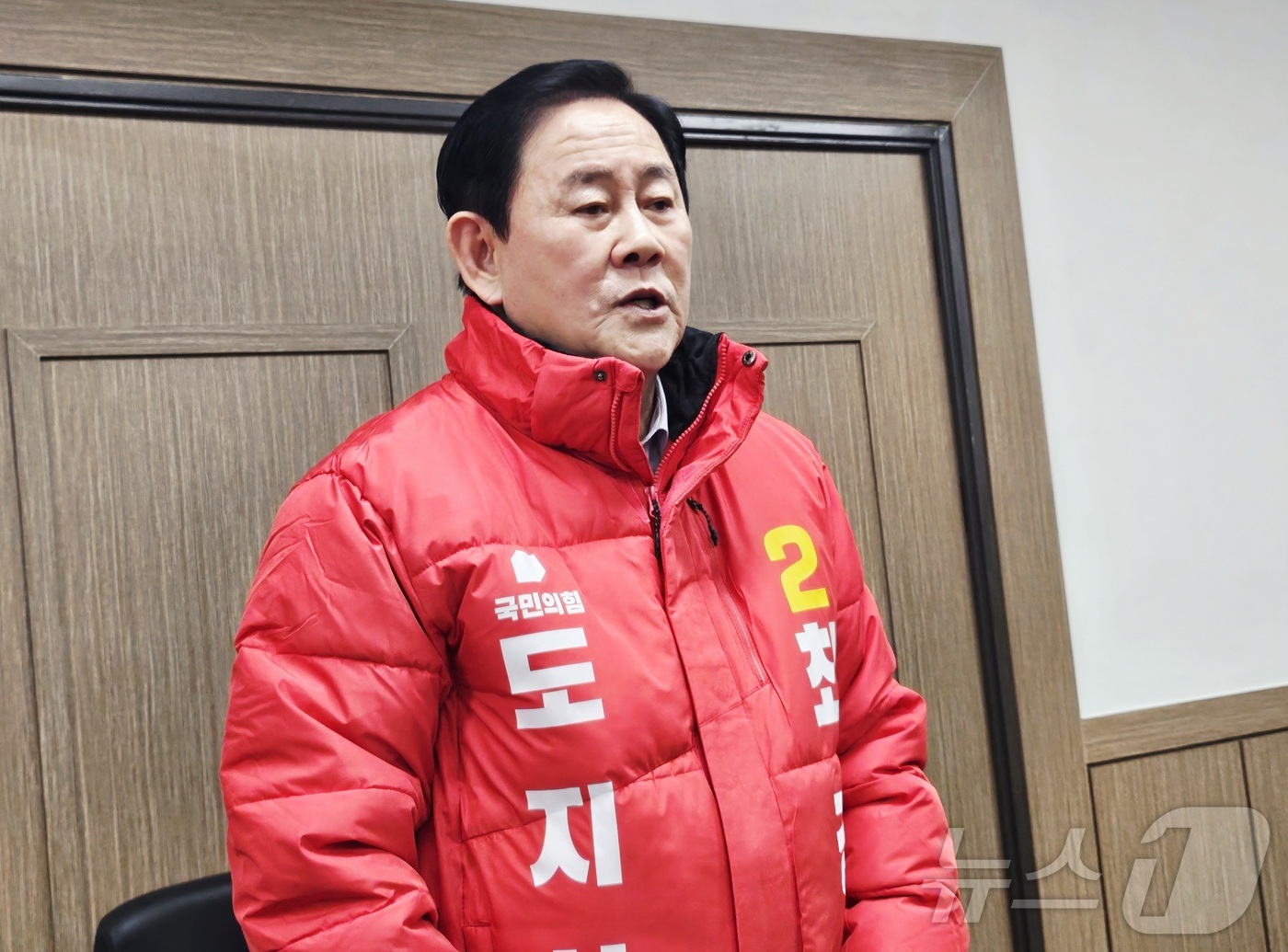 (대구=뉴스1) 남승렬 기자 = 6·3 지방선거 경북도지사에 출마한 최경환 예비후보(71)가 3일 대구 수성구 국민의힘 경북도당에서 기자간담회를 열고 행정통합과 관련된 입장을 밝히 …