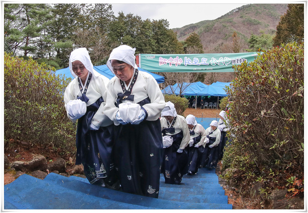 광양 백운산 고로쇠 약수제 10일 옥룡면 약수제단에서