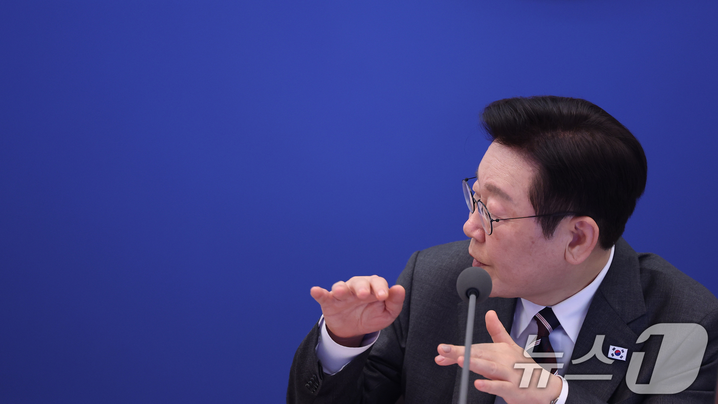 (서울=뉴스1) 이재명 기자 = 이재명 대통령이 3일 청와대에서 열린 국무회의에서 발언을 하고 있다. (청와대통신사진기자단) 2026.2.3/뉴스1