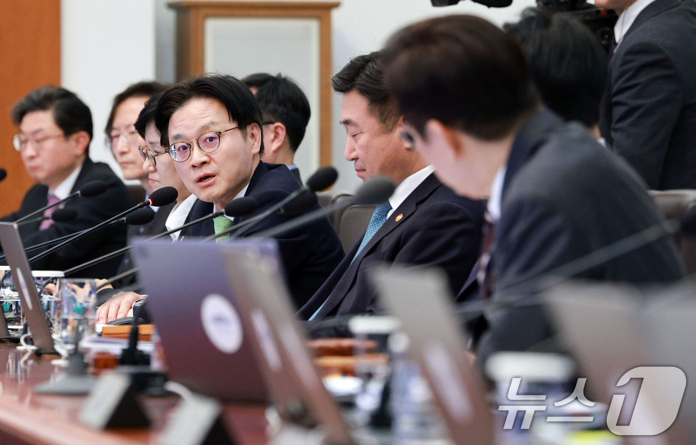 (서울=뉴스1) 허경 기자 = 김정관 산업통상부 장관이 3일 청와대에서 열린 국무회의에서 발언을 하고 있다. (청와대통신사진기자단) 2026.2.3/뉴스1