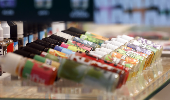 "전자담배 연기, 수증기 아냐"…대기오염·간접흡연자에도 악영향