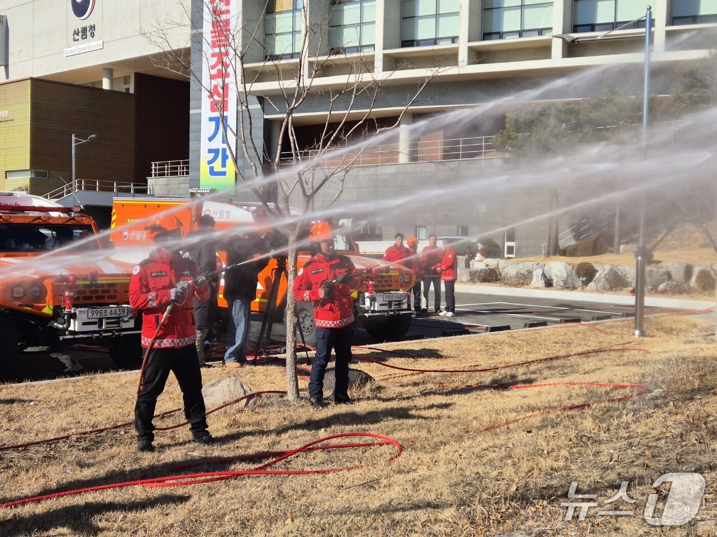 본문 이미지 - 지난 1월 22일 동부지방산림청 봄철 산불 대응 장비 시연 당시.(뉴스1 DB) 윤왕근 기자