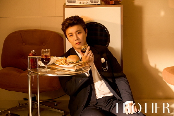 진해성, 매거진 '트롯티어' 창간호 장식 "유도의 힘이 에너지"