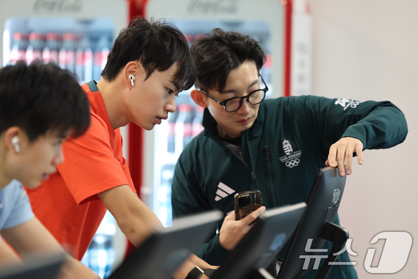 (밀라노=뉴스1) 김진환 기자 = 2026 밀라노 코르티나 동계올림픽을 사흘 앞둔 3일(현지시간) 이탈리아 밀라노 올림픽 빌리지 내 체육관에서 최근 헝가리로 귀화한 스피드스케이팅 …