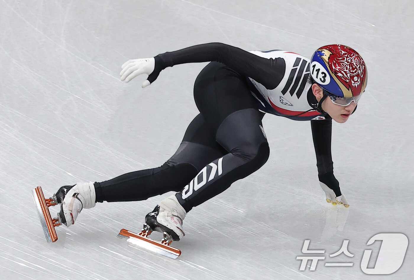 본문 이미지 - 2026 밀라노·코르티나담페초 동계올림픽 개막을 사흘 앞둔 3일(현지시간) 이탈리아 밀라노 아이스스케이팅 아레나에서 쇼트트랙 임종언이 훈련을 하고 있다. 2026.2.4/뉴스1 ⓒ News1 김성진 기자