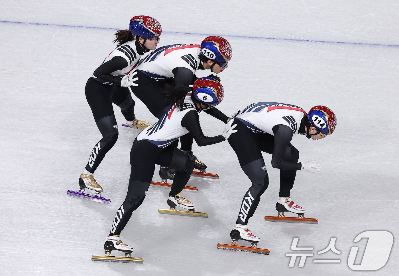 (밀라노=뉴스1) 김성진 기자 = 2026 밀라노·코르티나담페초 동계올림픽 개막을 사흘 앞둔 3일(현지시간) 이탈리아 밀라노 아이스스케이팅 아레나에서 대한민국 쇼트트랙이 계주 훈련 …