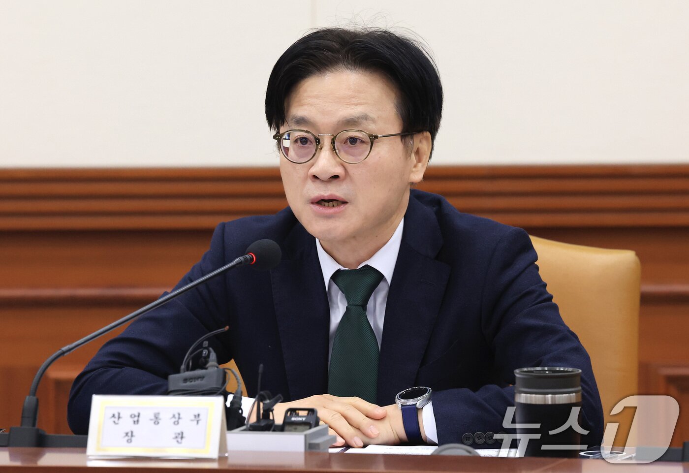 본문 이미지 - 김정관 산업통상부 장관이 4일 오전 서울 종로구 정부서울청사에서 열린 경제관계장관회의에서 발언을 하고 있다. 2026.2.4 ⓒ 뉴스1 임세영 기자