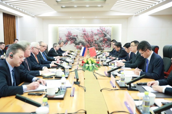 미·러 핵군축 '뉴스타트' 종료 위기에…중·러, 군비 통제 논의