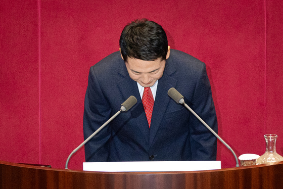 인사하는 장동혁 국민의힘 대표