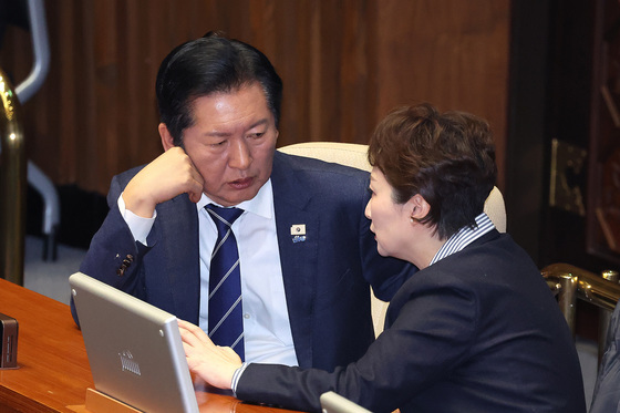 현안 논의하는 정청래·이언주