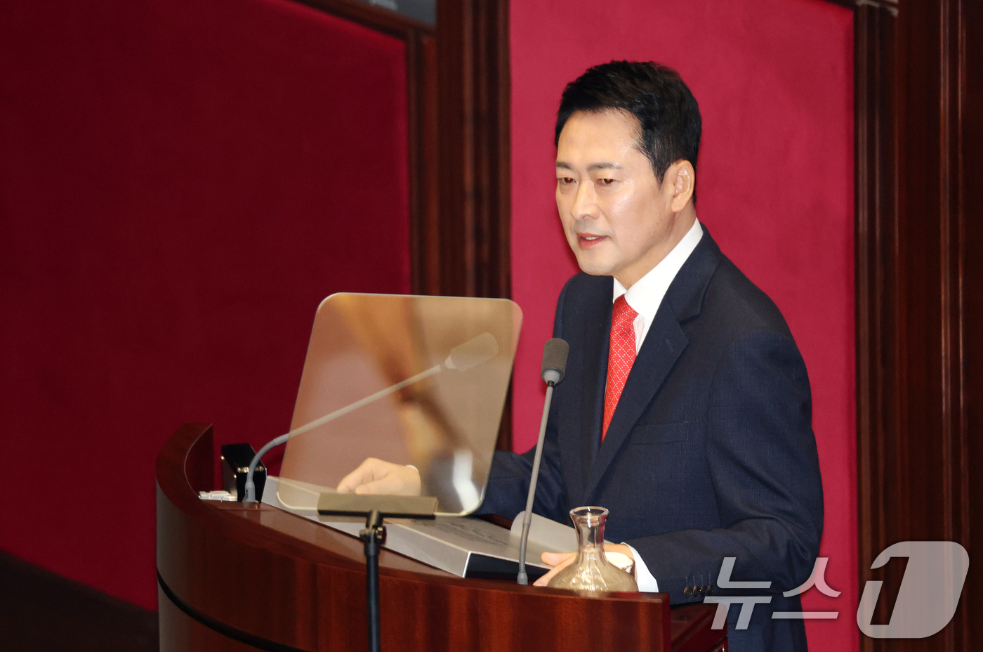 (서울=뉴스1) 이승배 기자 = 장동혁 국민의힘 대표가 4일 서울 여의도 국회에서 열린 제432회국회(임시회) 3차 본회의에서 교섭단체 대표연설을 하고 있다. 2026.2.4/뉴스 …