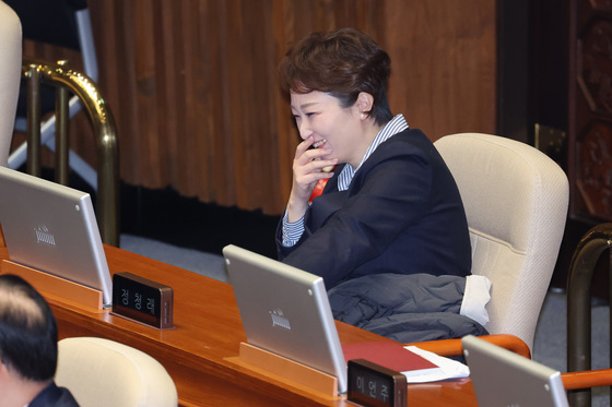 정청래 대표석 앉은 이언주