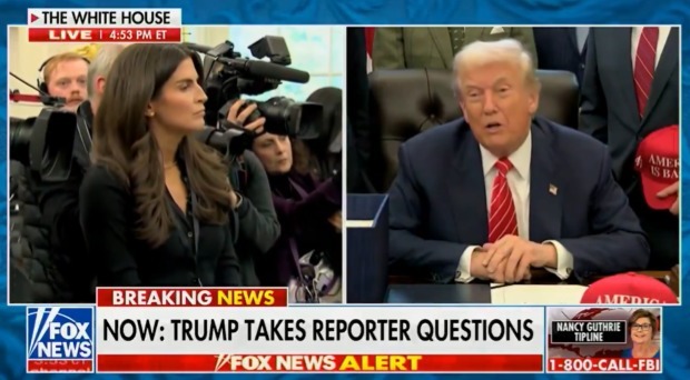 트럼프, 엡스타인 묻는 CNN기자 인신공격…"미소 실종 여성" 조롱