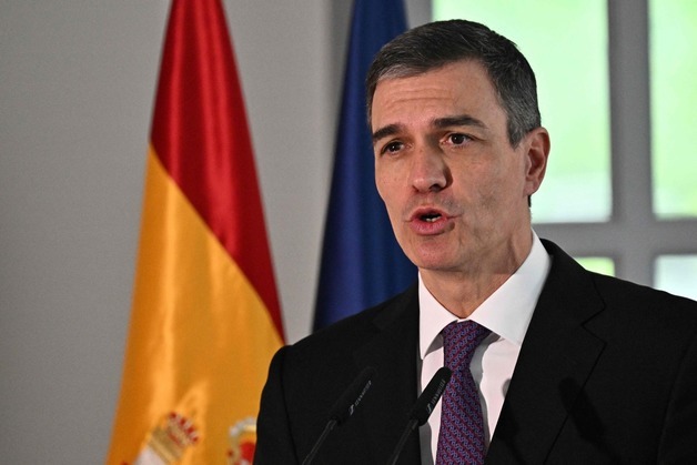 스페인도 16세미만 SNS 전면금지 추진…머스크 "독재자" 맹비난