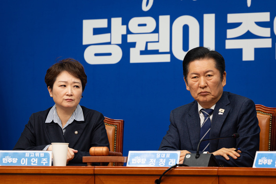 민주, 혁신당 합당 논의 '난기류'…지도부·중진까지 반발 계속