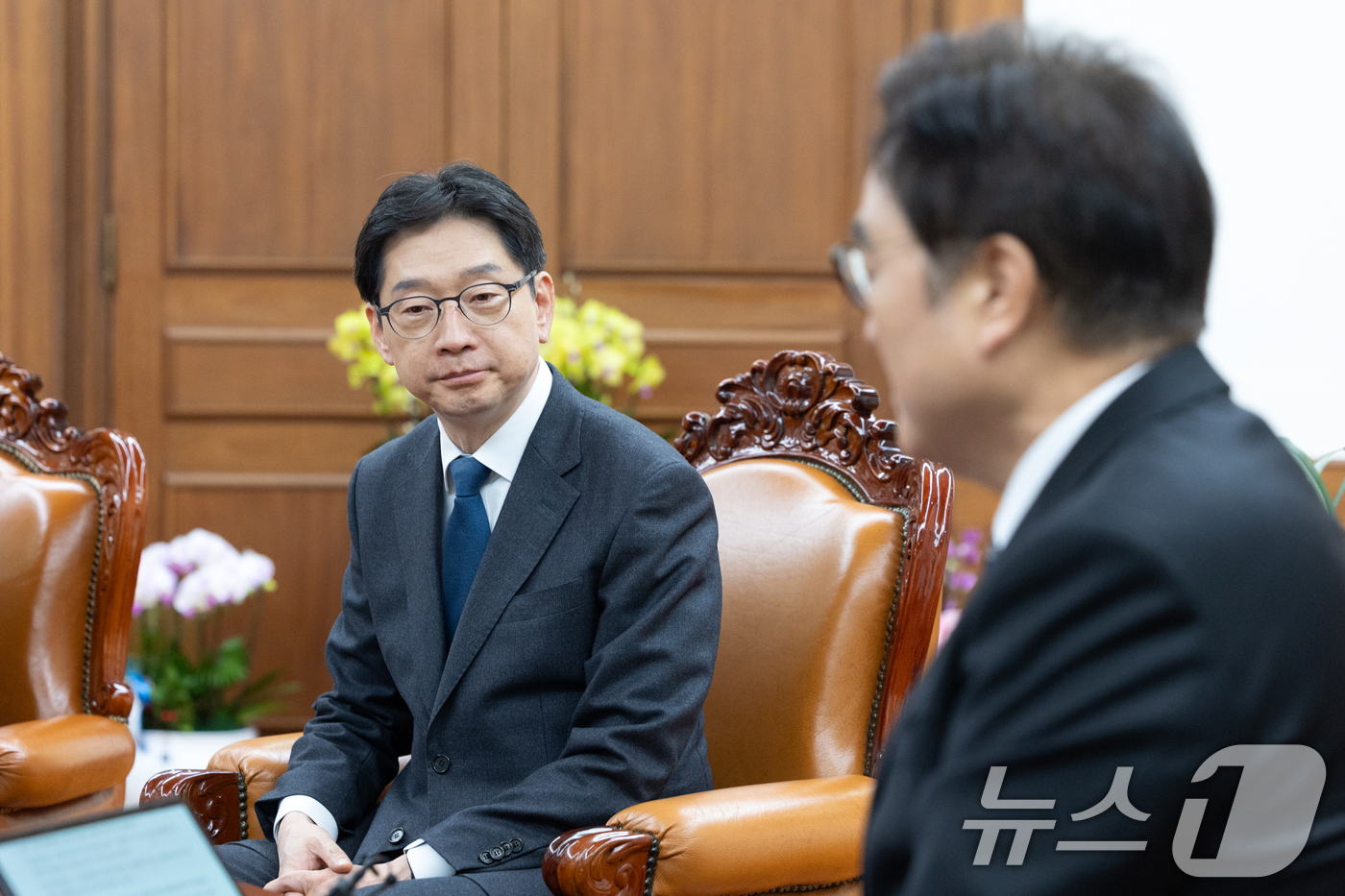 (서울=뉴스1) 이승배 기자 = 김경수 지방시대위원회 위원장이 4일 서울 여의도 국회에서 우원식 국회의장을 예방하고 있다. 2026.2.4/뉴스1