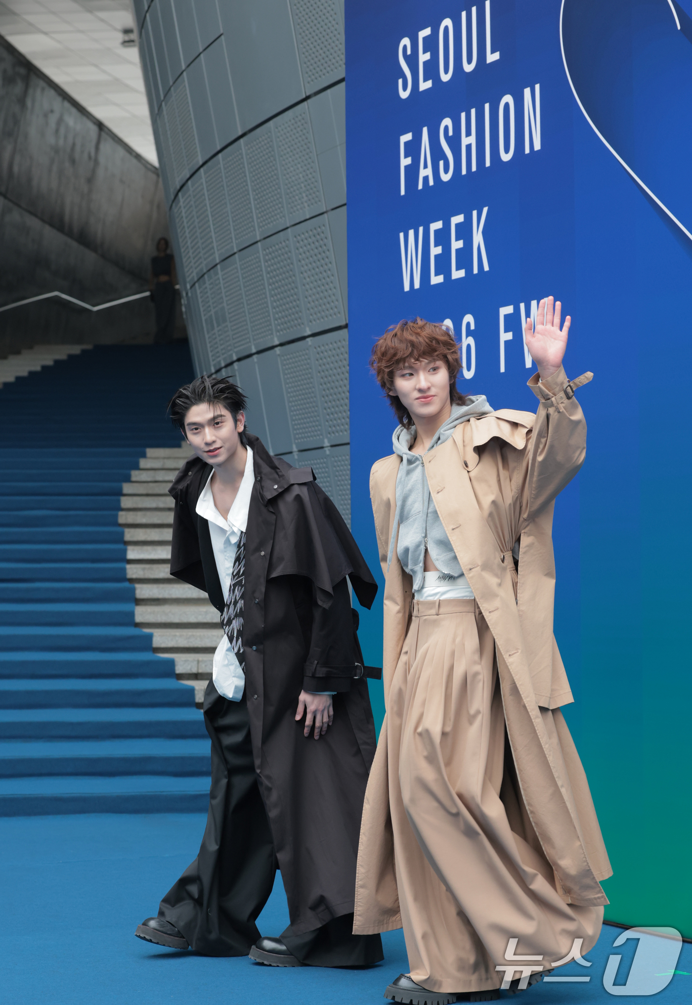 (서울=뉴스1) 권현진 기자 = 태국 배우 토마스(Thomas)와 껑(Kong)이 4일 서울 중구 동대문디자인플라자(DDP)에서 열린 2026 F/W 서울패션위크  컬렉션 ‘므아므 …