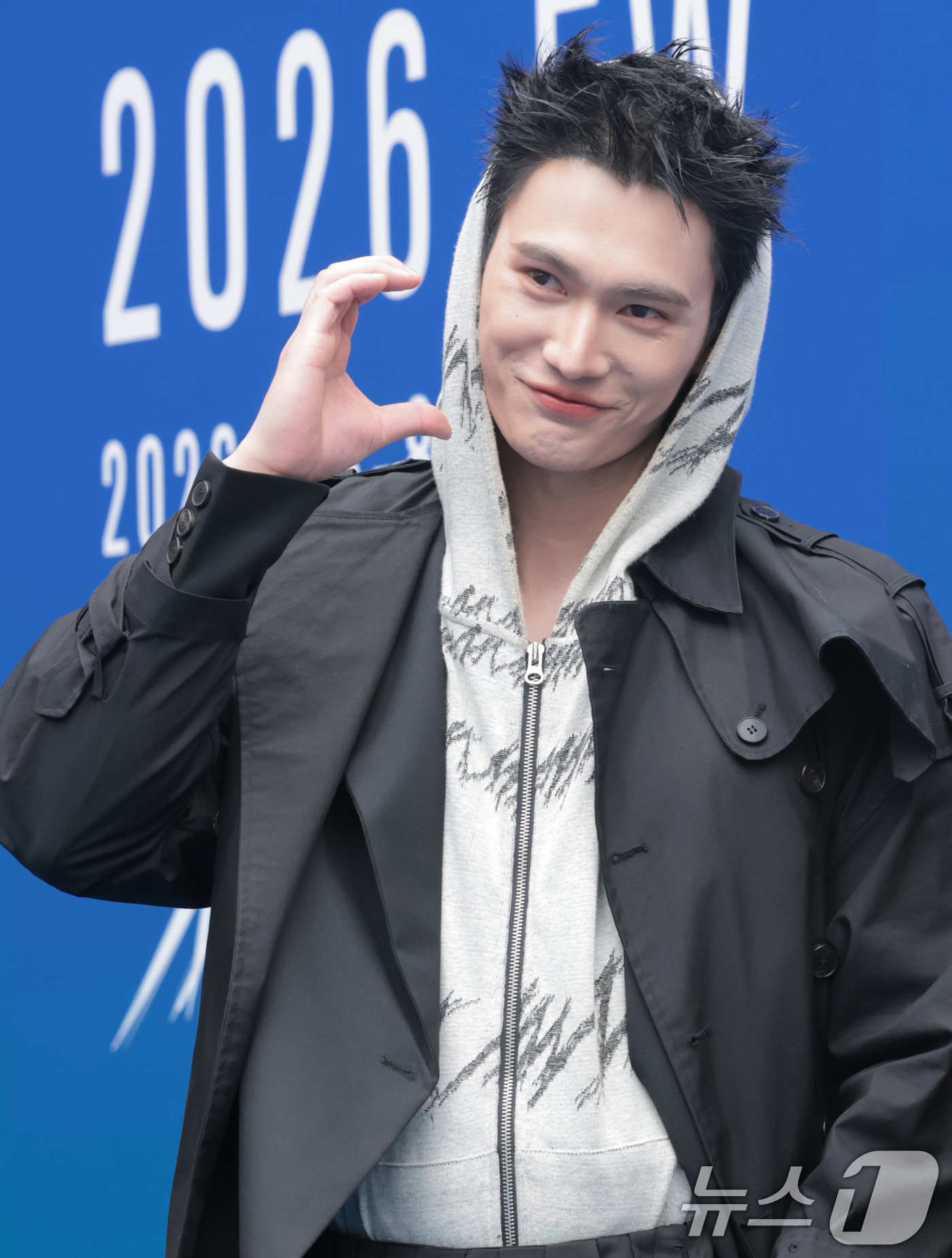 (서울=뉴스1) 권현진 기자 = 태국 배우 파벨(Pavel)이 4일 서울 중구 동대문디자인플라자(DDP)에서 열린 2026 F/W 서울패션위크  컬렉션에서 ‘므아므(MMAM)’ 패 …