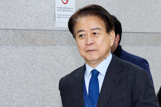 '뇌물수수 혐의 1심 무죄' 항소심 첫 공판 출석하는 노웅래