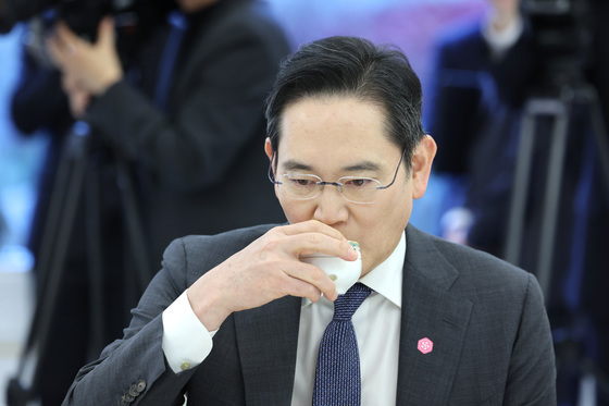 국민연금 "삼성물산 합병 피해"…이재용측 "민형사 판결로 주장 배척"