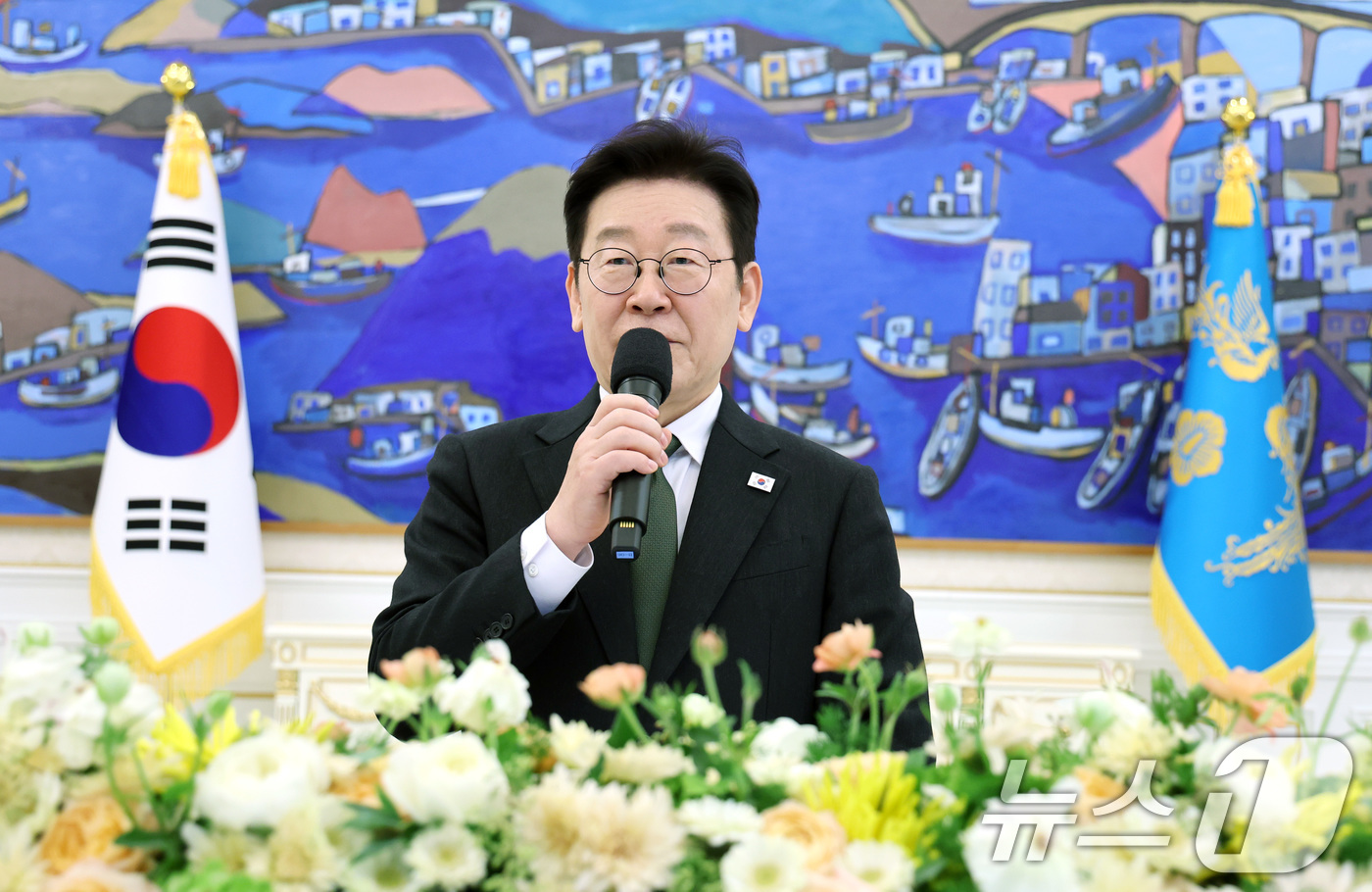 (서울=뉴스1) 이재명 기자 = 이재명 대통령이 4일 청와대에서 열린 청년일자리와 지방투자 확대를 위한 기업간담회에서 발언을 하고 있다. 2026.2.4/뉴스1