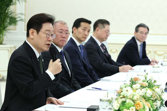 청년일자리와 지방투자 확대 위한 기업간담회 발언하는 이재명 대통령