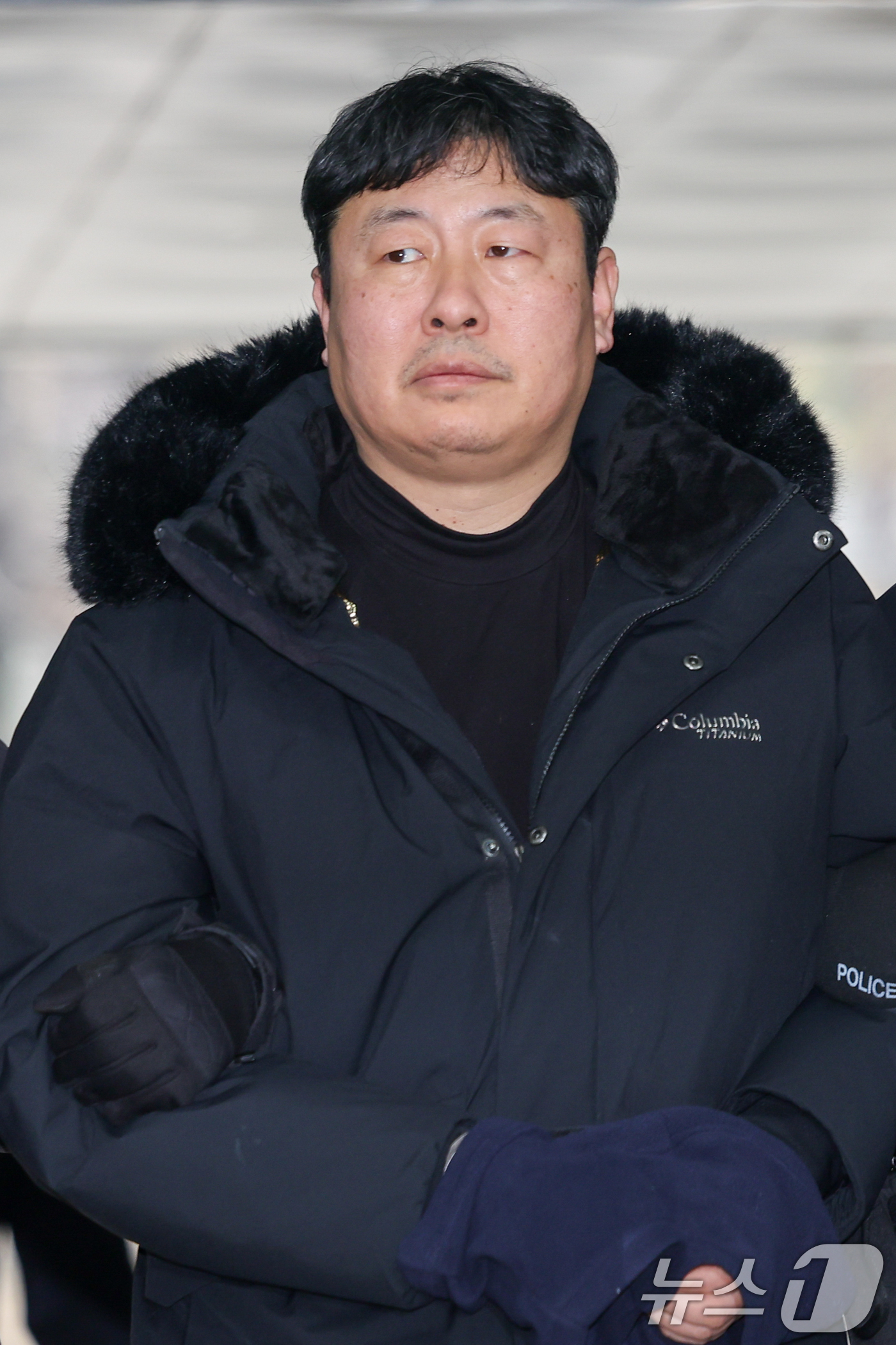 (서울=뉴스1) 안은나 기자 = 서울 중구 세종호텔 로비에서 복직을 요구하며 '연좌 농성'을 벌이다 체포된 고진수 민주노총 서비스연맹 세종호텔 노조 지부장이 4일 오후 서초구 중앙 …