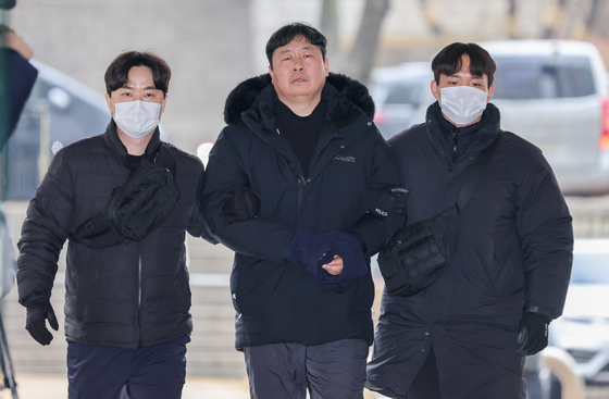 영장심사 향하는 고진수 지부장