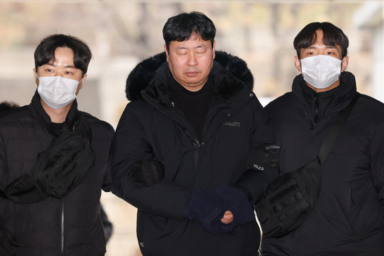 '세종호텔 복직 요구 연좌농성' 영장심사 출석하는 고진수 지부장