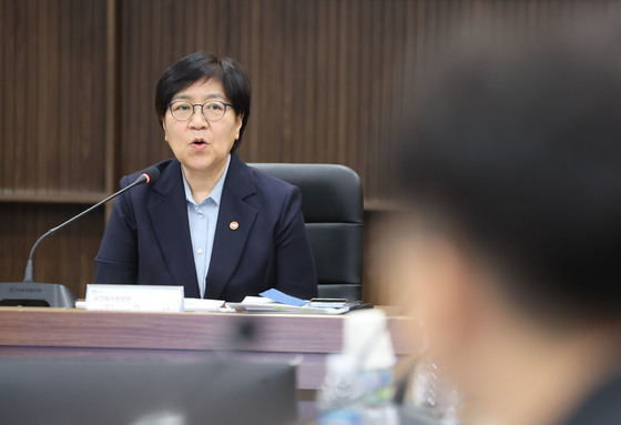 정은경 장관 "응급체계 중앙 해결 한계…지역 특성 맞도록"