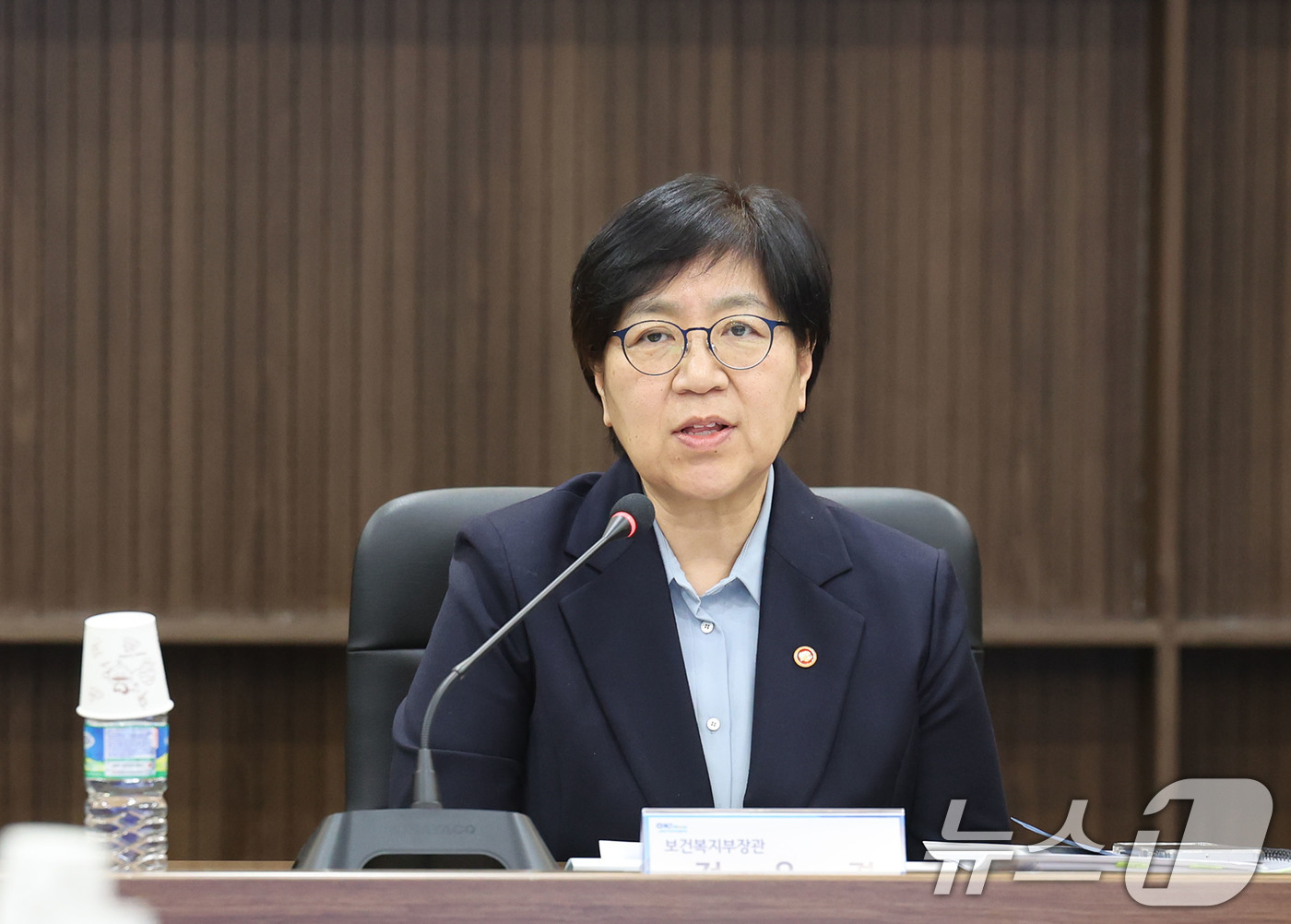 (화순=뉴스1) 박지현 기자 = 4일 오후 정은경 보건복지부 장관이 화순전남대 미래의료혁신센터 1층 김재봉홀에서 열린 '지역응급의료체계 개선 간담회'에서 인사말하고 있다. 2026 …