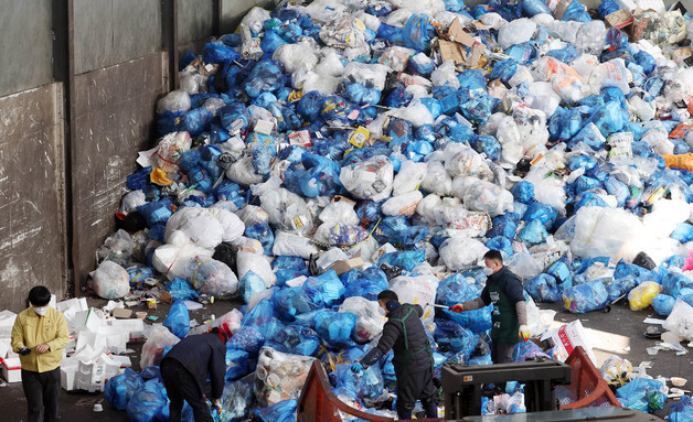 충남도 수도권 쓰레기 무단 반입 적발 업체 "적법하게 처리" 반박