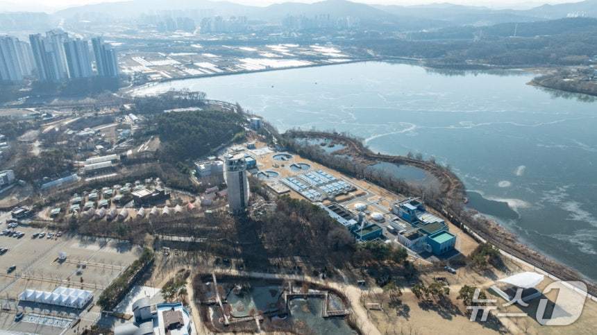 본문 이미지 - 경기 의왕시 초평동 왕송호수. (의왕시 제공. 재판매 및 DB 금지) 2026.2.2/뉴스1